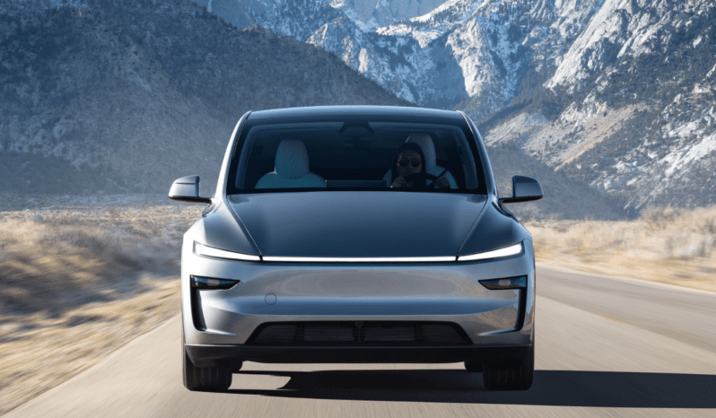 
								Tesla Model Y Long Range AWD full									
