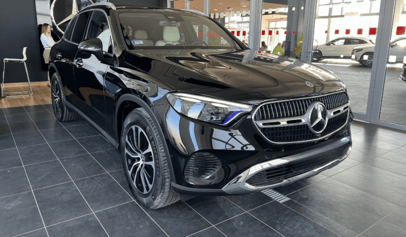 
								Mercedes-Benz GLC 200 4MATIC full									