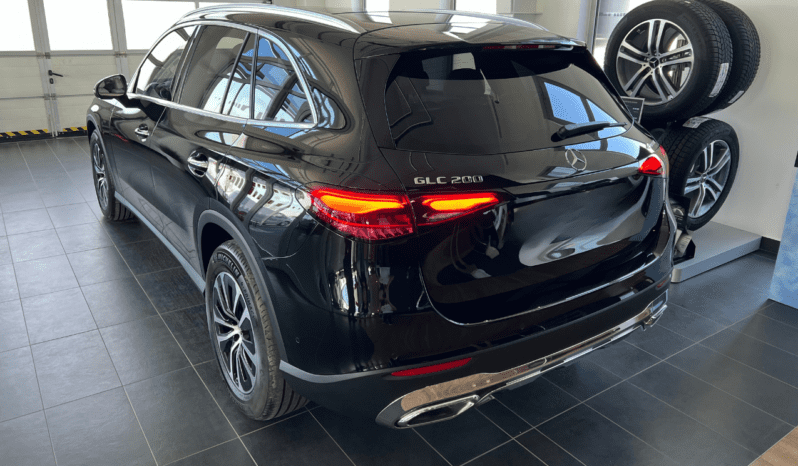 
								Mercedes-Benz GLC 200 4MATIC full									