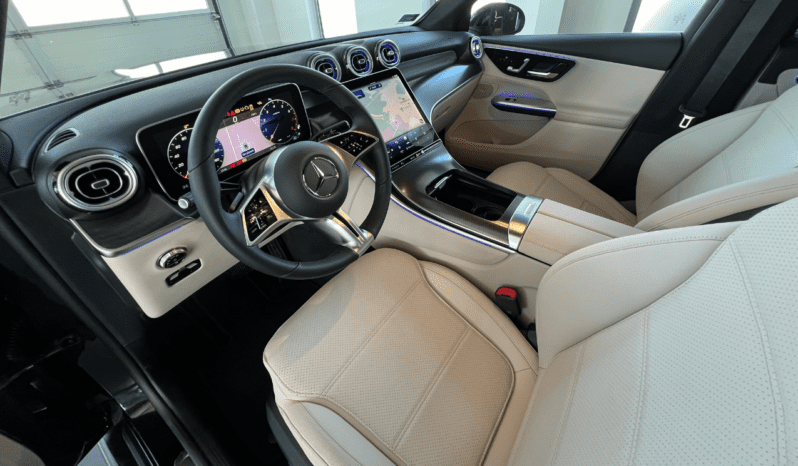 
								Mercedes-Benz GLC 200 4MATIC full									
