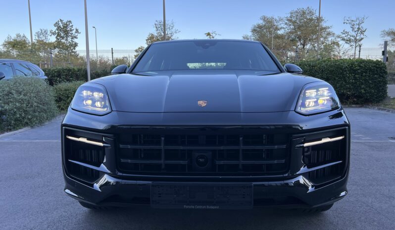 
								Porsche Cayenne GTS Coupé full									